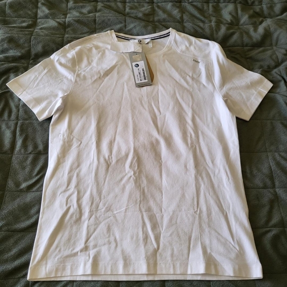 BMW Mens Large Tee With BMW Silver on Sleeve - Picture 1 of 3